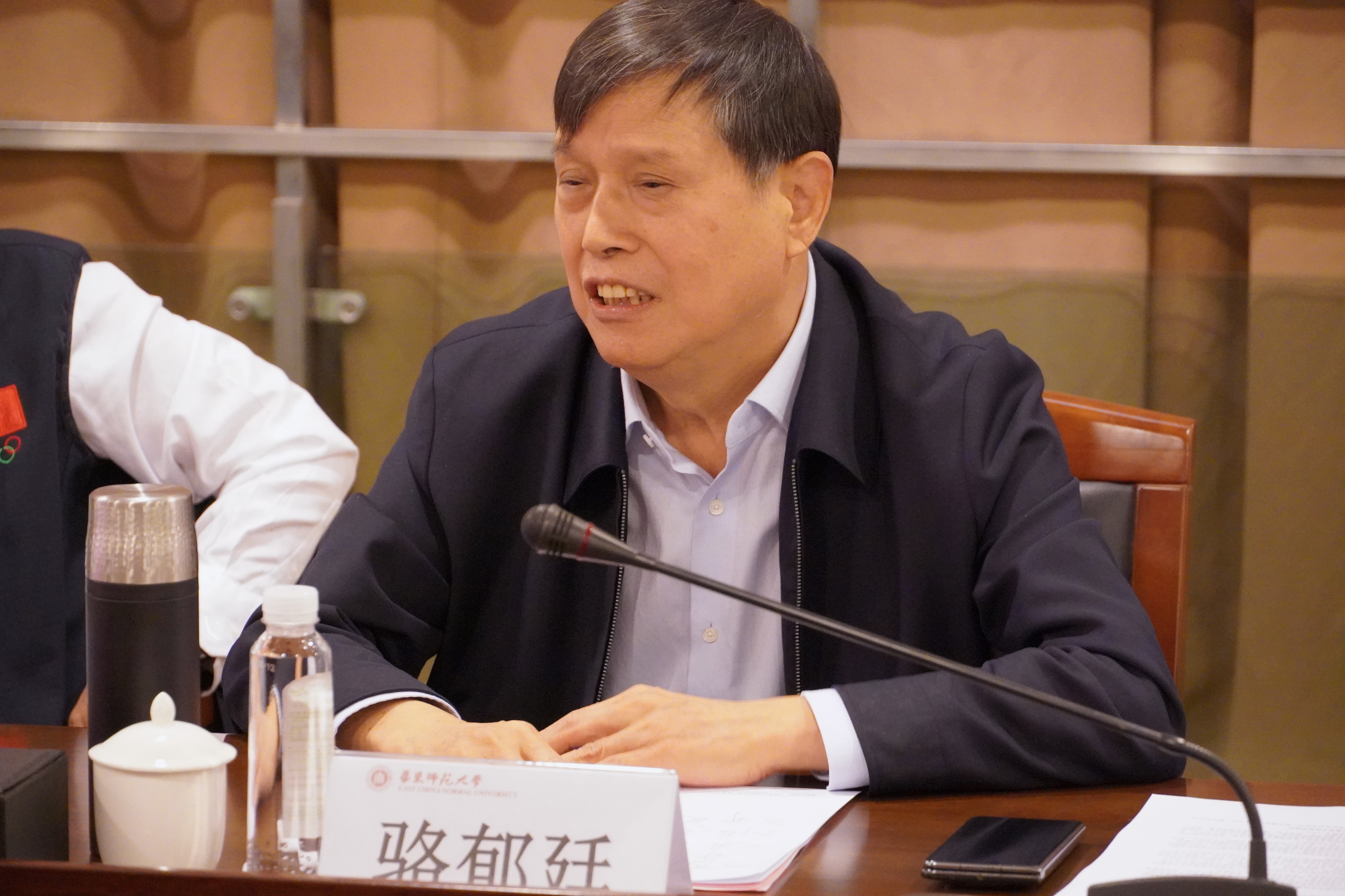 指导2.JPG 指导2.JPG